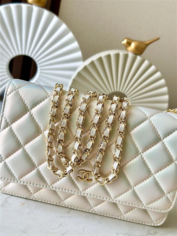 2026127215432893 570